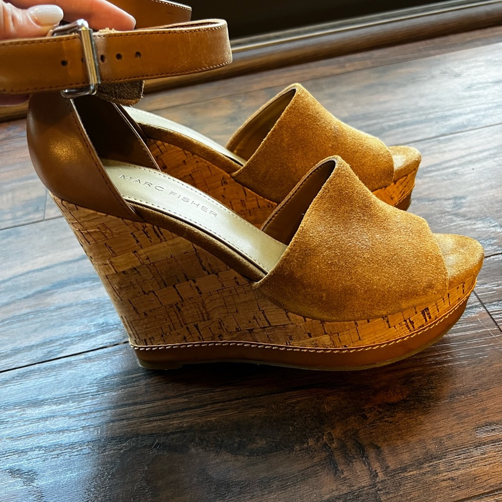 Marc Fisher Women's HILLORY Suede Wedge Sandals Size 6